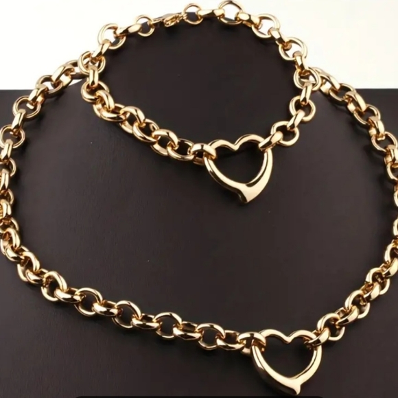 Heart Pendant Necklace Set - Picture 2 of 4